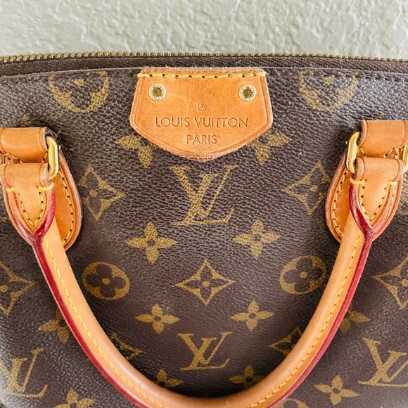 Louis Vuitton Turenne Monogram Canvas MM - Picture 3 of 10